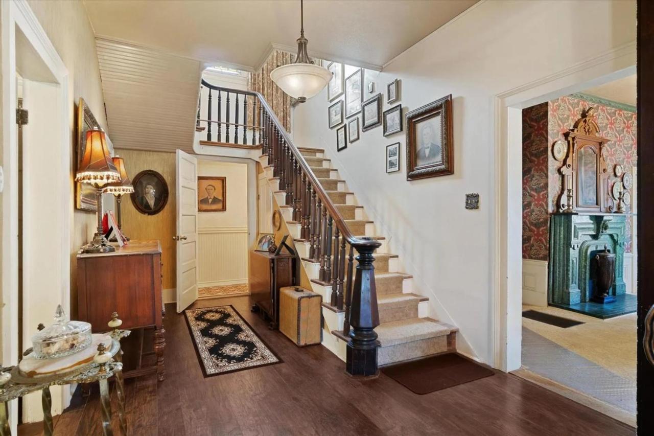 Four Winds Victorian Venue & Suites Bonham Bagian luar foto