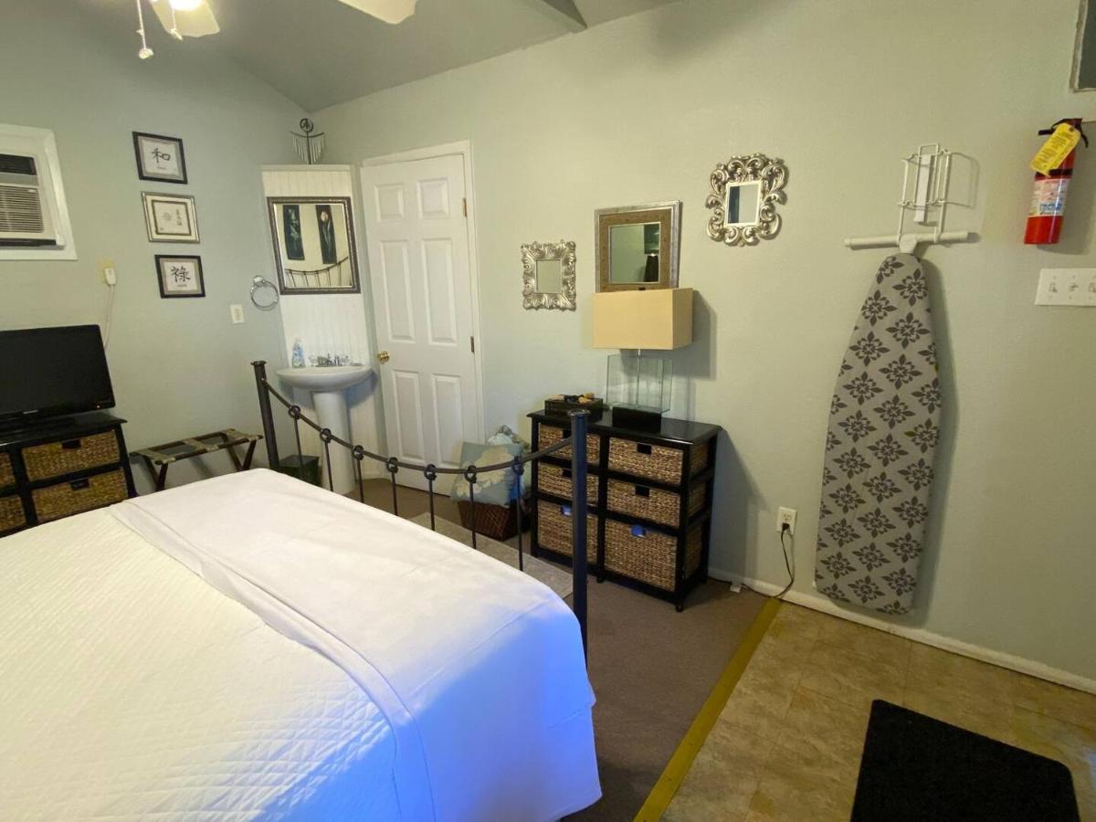 Four Winds Victorian Venue & Suites Bonham Bagian luar foto