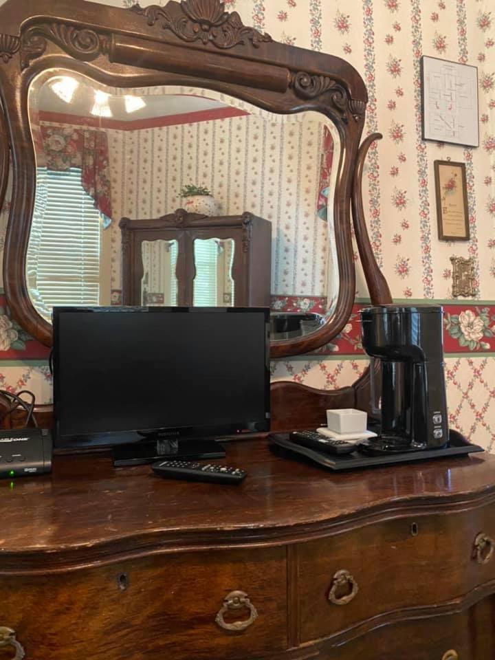 Four Winds Victorian Venue & Suites Bonham Bagian luar foto