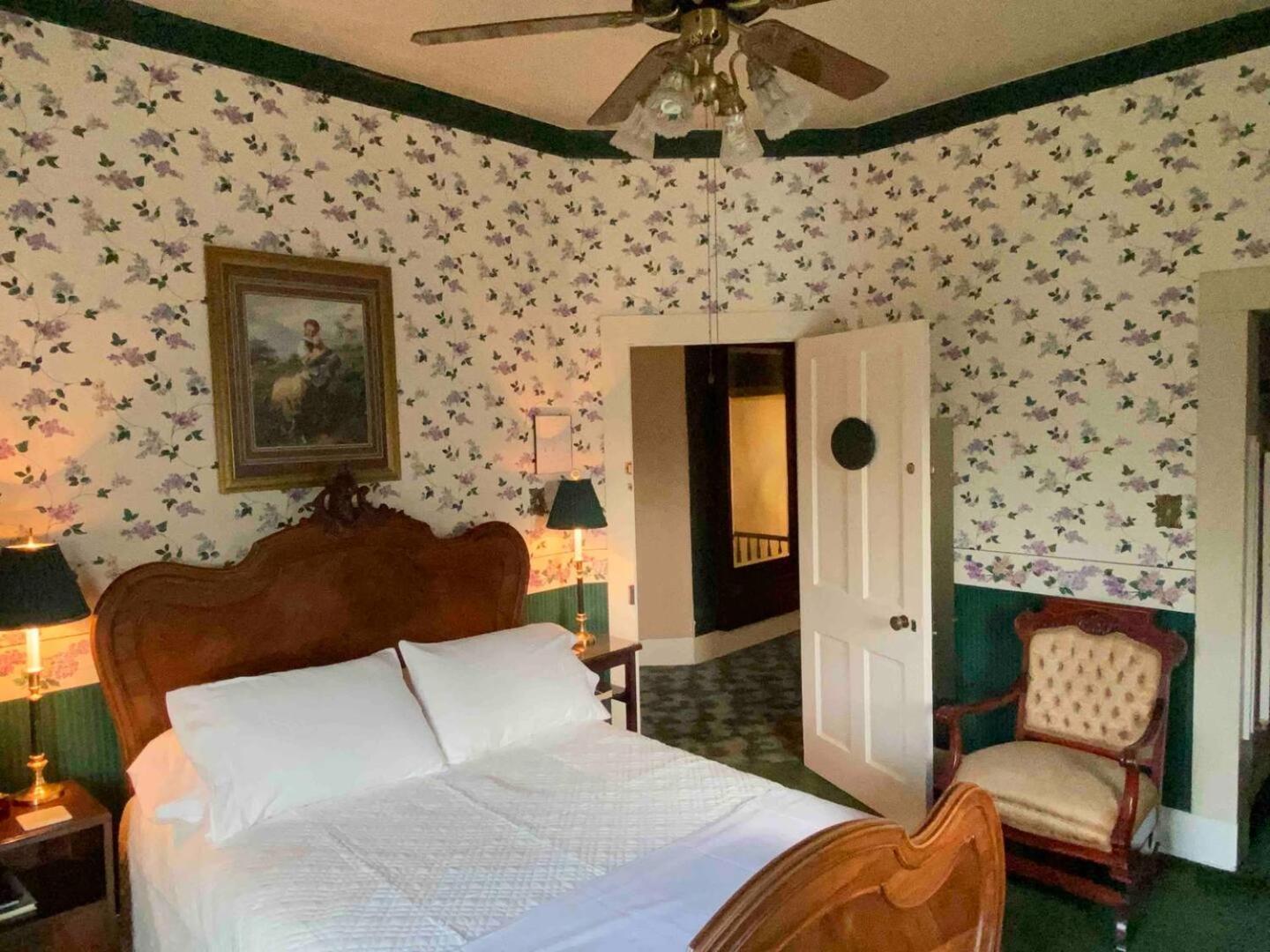 Four Winds Victorian Venue & Suites Bonham Bagian luar foto