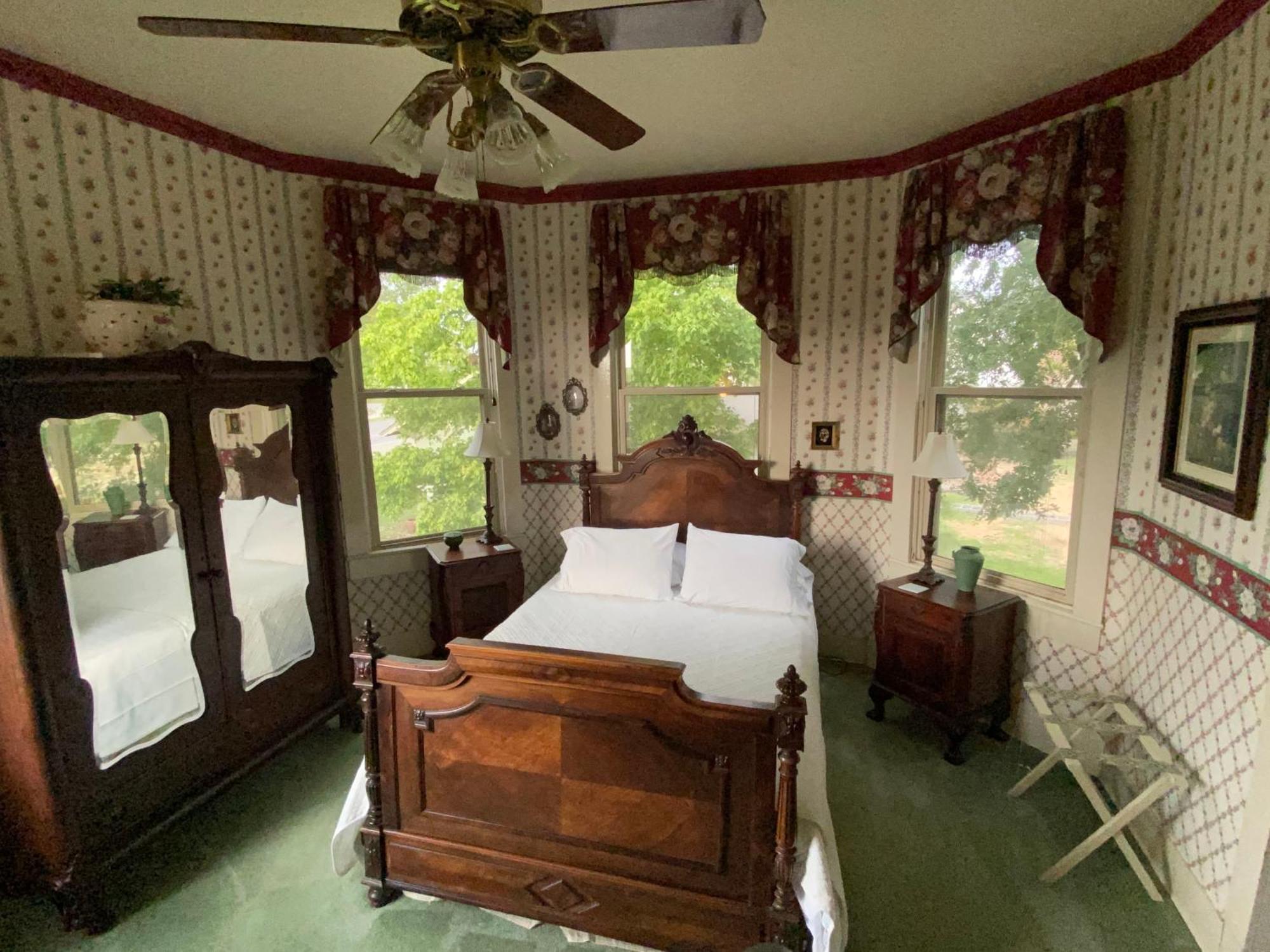 Four Winds Victorian Venue & Suites Bonham Bagian luar foto